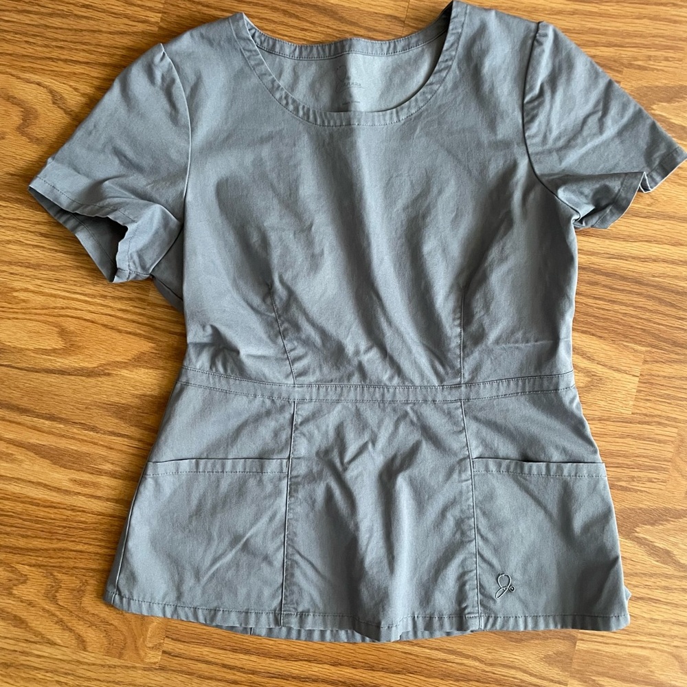 Women’s JAANUU Scrub Top Size Small